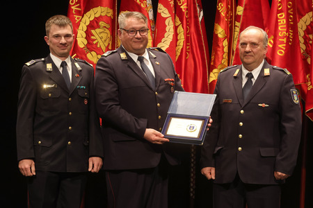 SVEČANA SEJA  GASILSKE ZVEZE CERKNICA 70 FOTO LJUBO VUKELIČ